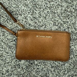 Michael kors wristlet
